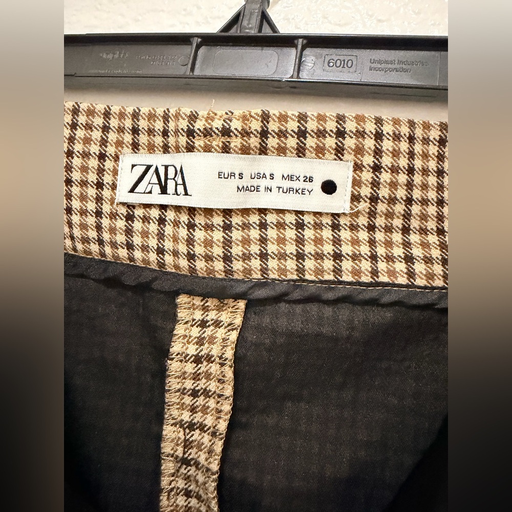 Zara High-Waisted Houndstooth Midi Skirt with Front Slit - Size Small - Picture 5 of 5
